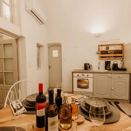 度假居 Evnoikon I- Jacuzzi Cave House In